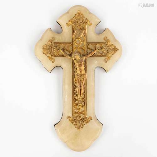 A fine crucifix, gilt bronze on onyx. Circa 1900 (W:22 x H:3...