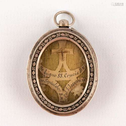 A sealed theca with relics De Ligno SS Crucis DNJC, Ex Sepul...