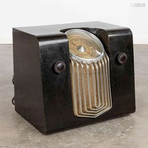 An antique radio 'Schaub Super Radio 229/II' (D:35 x W:47 x ...