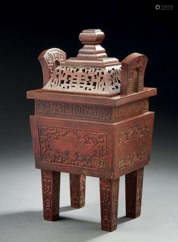 CHINE, première moitié XXe siècle  Vase archaïsant de type f...