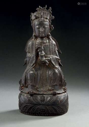 CHINE, XVIIe siècle, époque Ming  Guanyin à l\'enfant en bro...