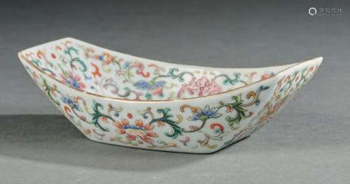 CHINE, début XXe siècle  Ravier en porcelaine et émaux de st...