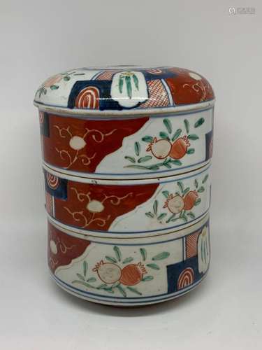 JAPON Boîte bento circulaire en porcelaine IMARI. Dim. : 20 ...