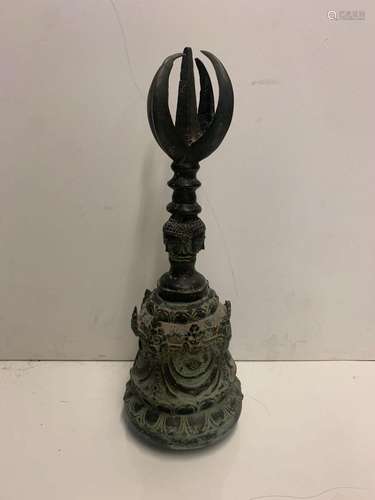 TIBET Cloche \"gantha\" en bronze à patine verte, ...