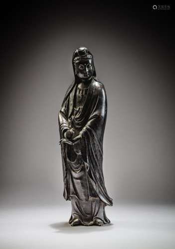<br />
A large bronze figure of Guanyin, Ming dynasty | 明 銅...