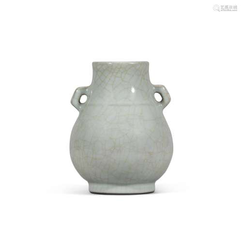 <br />
A small Guan-type jar, Qing dynasty, Yongzheng / Qian...