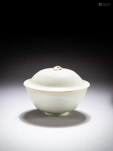 <br />
A Qingbai bowl and cover, Song dynasty | 宋 青白釉蓋盌