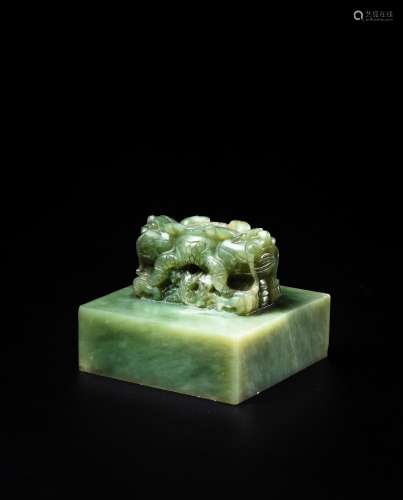 <br />
A large celadon jade 'dragon' seal, Qing dynasty, Gua...