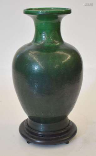 Cina vaso in ceramica verde decoro inciso    China green cer...