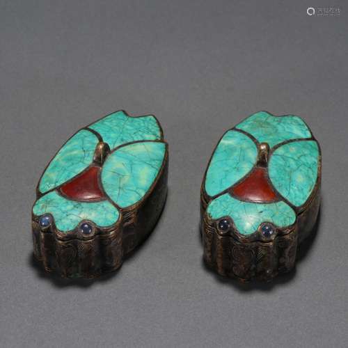 A pair of cicada-shaped boxes with copper inlays, gold and s...