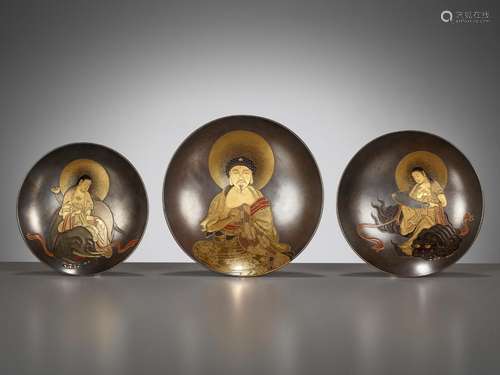 KAJIKAWA: A SUPERB SET OF THREE LACQUER SAKE SAUCERS DEPICTI...