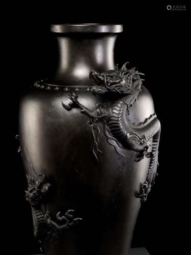 A MASSIVE BRONZE VASE WITH DRAGONS