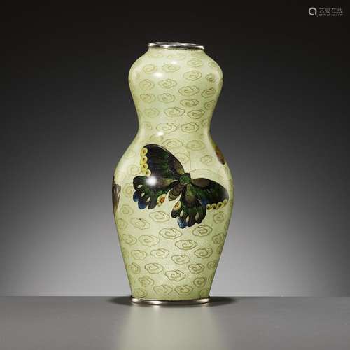 A FINE PLIQUE-À-JOUR VASE WITH BUTTERFLIES