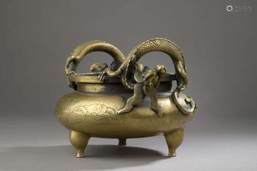 Brûle-parfum tripode en bronze, Chine, fin du XIXe siècle De...