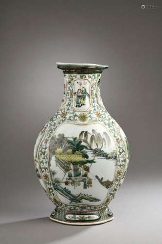 Vase en porcelaine émaillé de la Famille Verte, Chine, XIXe ...