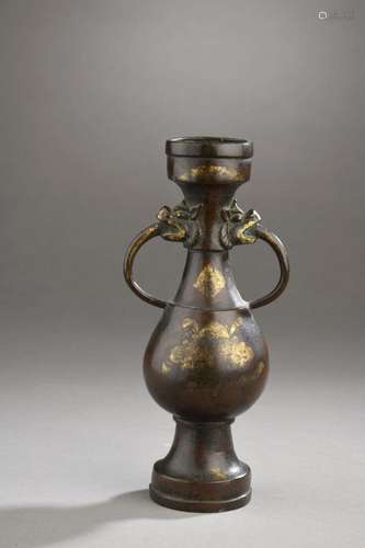 Petit vase en bronze en partie doré, Chine, XIXe siècle  Sa ...