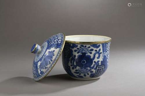 Pot couvert en porcelaine bleu blanc, Chine pour le Vietnam,...