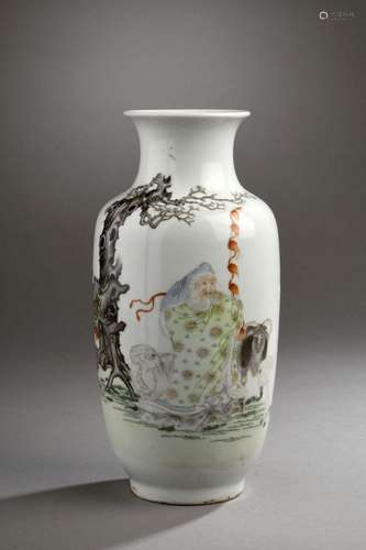 Vase en porcelaine émaillé, Chine, République (1911-1949) à ...