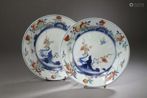 Paire de plats en porcelaine Kakiemon, Arita, Japon, vers 17...