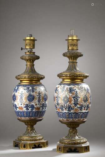 Paire de vases en porcelaine à décor Imari, Chine, XVIIIe si...