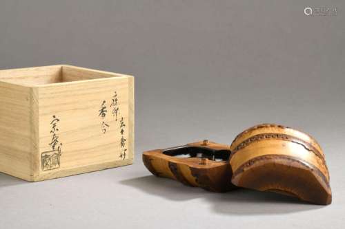 Boite à encens (kogo) en racine de bambou, Japon, XXe siècle...