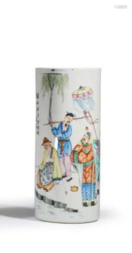 CHINE - Milieu du XXe siècle
Vase de forme cylindrique