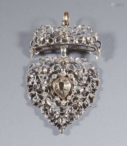 Broche pendentif, en forme de couronne retenant un moti