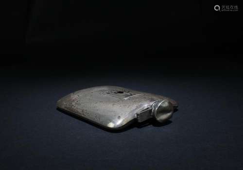 A SILVER LIQUOR FLASK