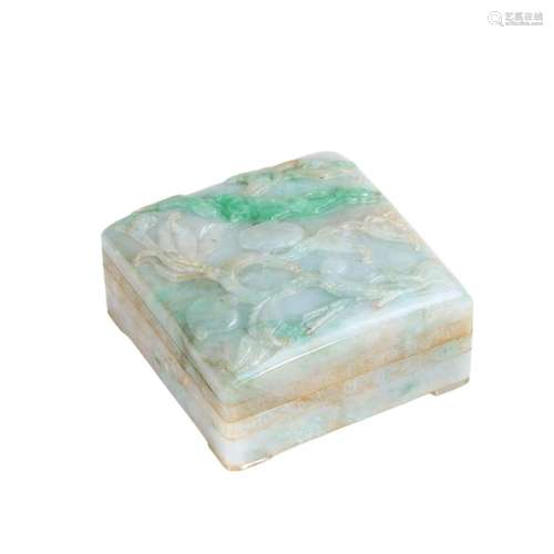 A JADEITE JADE PEACH LONGEVITY BOX AND COVER