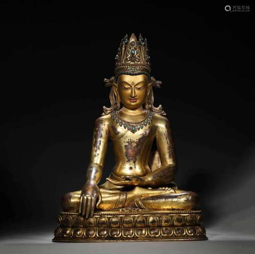 A GILDING COPPER BUDDHA STATUE