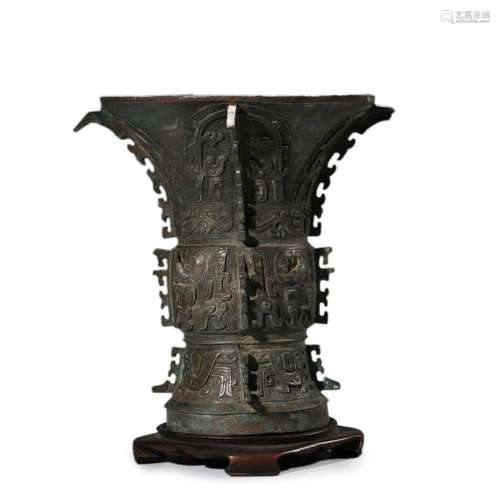 A BRONZE TAOTIE BEAKER VASE