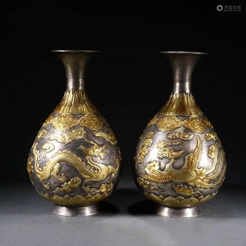 A PAIR OF GILDING BRONZE PHOENIX PEAR-SHAPE VASES