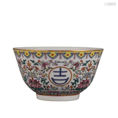 A FAMILLE ROSE LOTUS BOWL