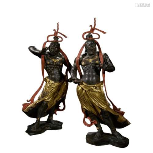 A PAIR OF GILT BRONZE HEAVENLY KINGS