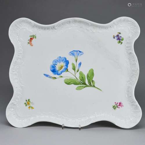 Rechteckiges Tablett - Blume: Bandwinde. Meissen 1850-1924.