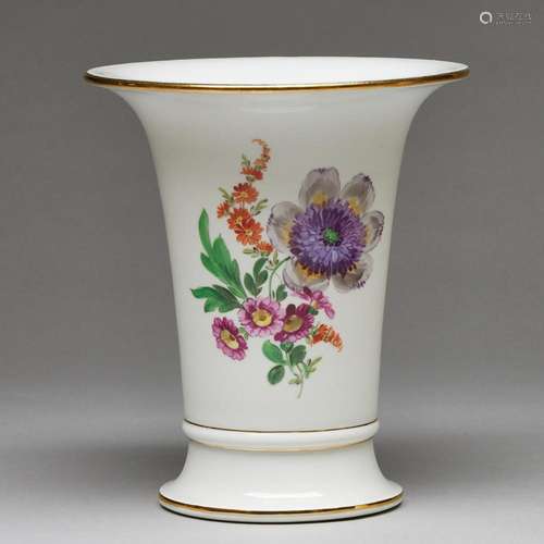 Bechervase - gegenüberliegend Blume 3. Meissen 1935-1947.