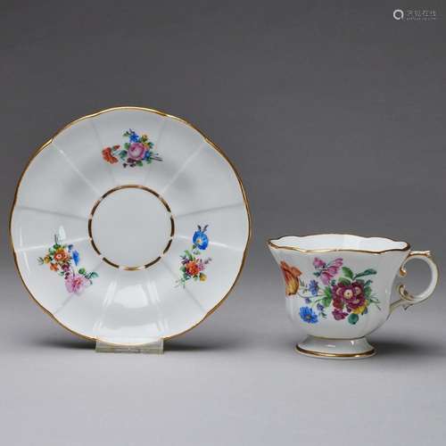 Tasse - Blumenbukett. Meissen 1850-1924.