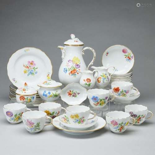 31tlg. Kaffeeservice - Blume 4 u.a. Meissen 1957-1995.