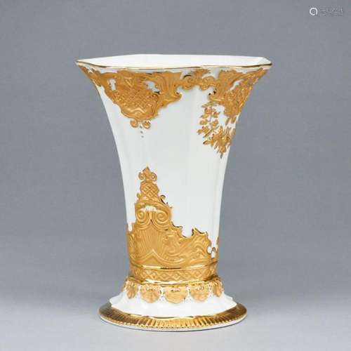 Prunkvase Goldbronze Staatliche