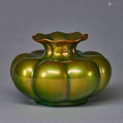 Vase. Zsolnay'sche Keramische Fabriken, Pecs / Ungarn ab...