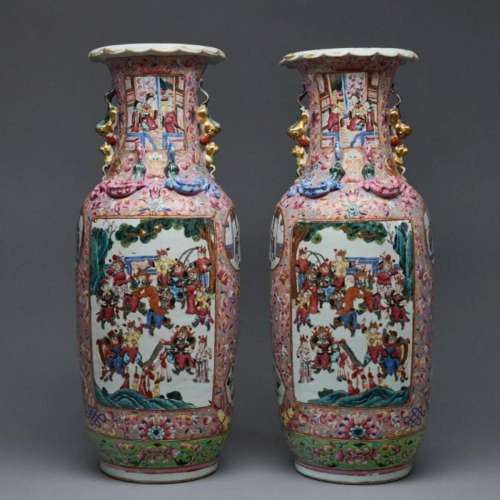 Paar Famille rose Bodenvasen, China, Qing Dynastie, zweite H...