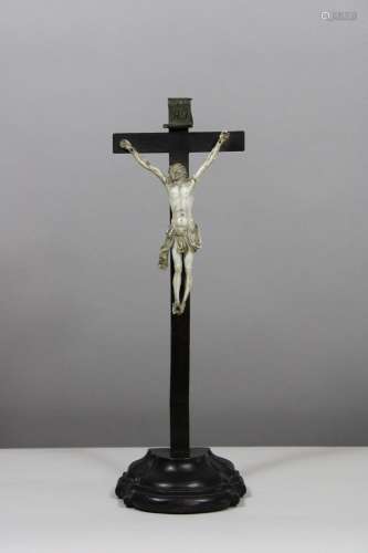 Kruzifix, 17. / 18. Jh., Holz, Knochen