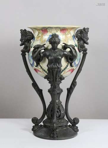 Vase mit Eisenmontierung, im Jugendstil