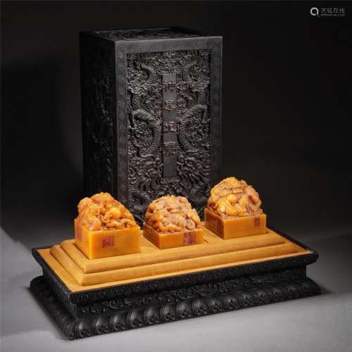 A SET OF THREE CHINESE CARVED DRAGON SEALS