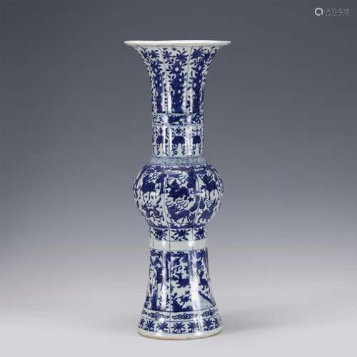 A BLUE AND WHITE PORCELAIN VASE GU