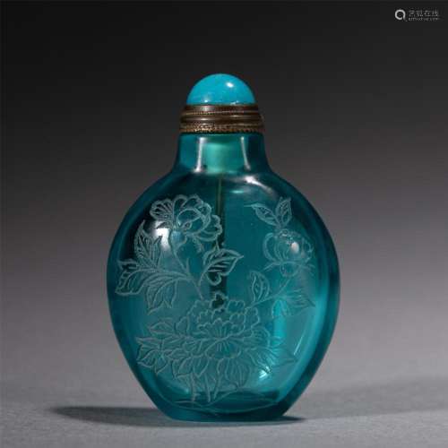 A CHINESE INCISED PEKING GLASS SNUFF BOTTLE