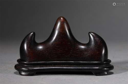 A CHINESE CARVED ALOES WOOD BRUSHREST