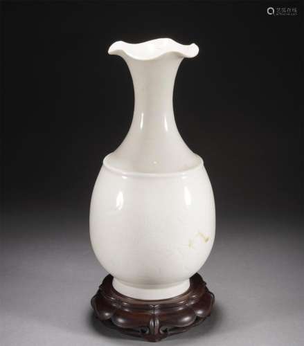 A CHINESE TING-WARE LOBED VASE