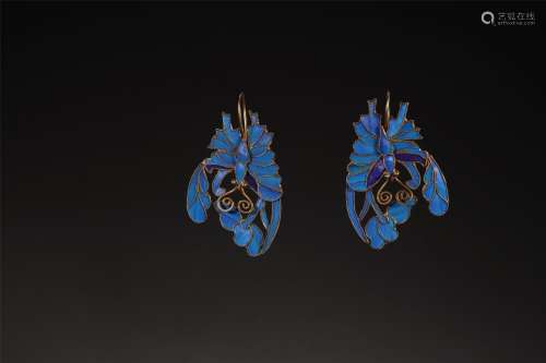 A Kingfisher Feather Decorated Silver Earrings