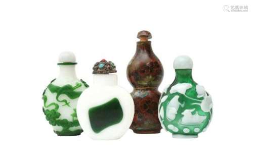 FOUR CHINESE SNUFF BOTTLES 十九或二十世紀 鼻煙壺一組四件